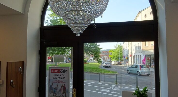 slusni-aparati-maribor-slusni-center-audio-bm-trg-revolucije-6-pogled-proti-glavni-most slusni-aparati-maribor-slusni-center-audio-bm-trg-revolucije-6-pogled-proti-glavni-most