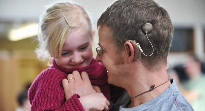 Polzev-vsadek-cochlear-implant_audio-bm-slusni-centri-informacije