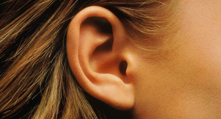 Izguba-sluha-ima-lahko-vec-vzrokov-audio-bm-slusni-aparati-svetovanje-test-meritev-sluha