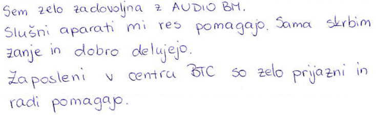 Zelo_zadovoljna_s_slusnimi_aparati_boljsi_sluh_slusni_center_AUDIO_BM_pametni_slusni_aparati_polnilnik_ambulata_otolog_specialist_izjava_stranke